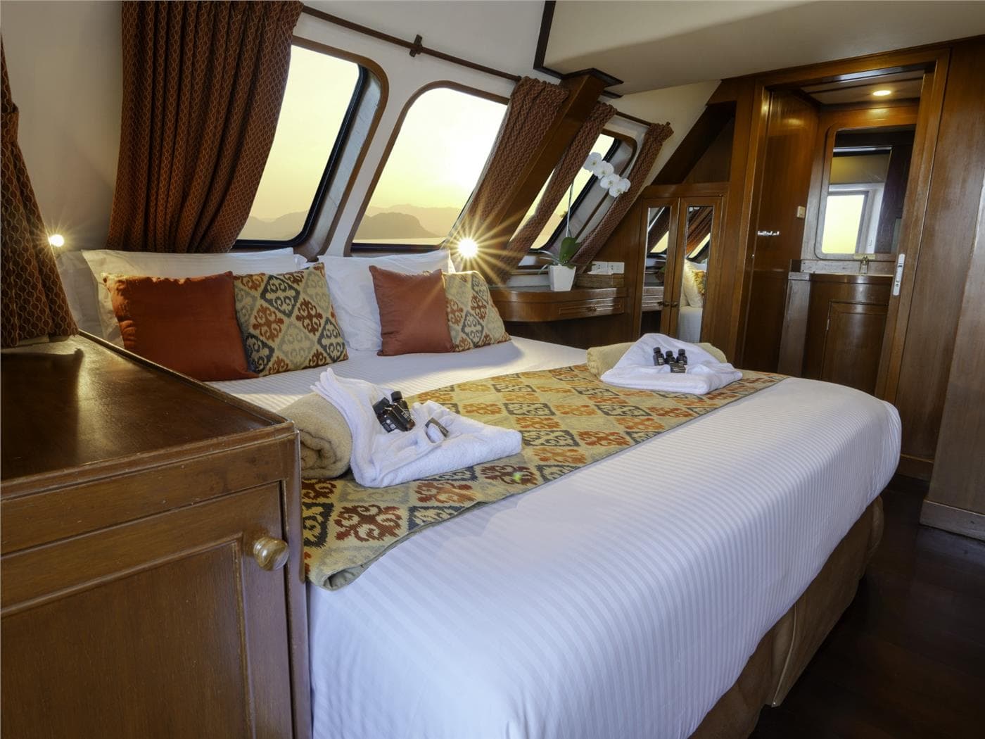 Master Cabin Main Deck