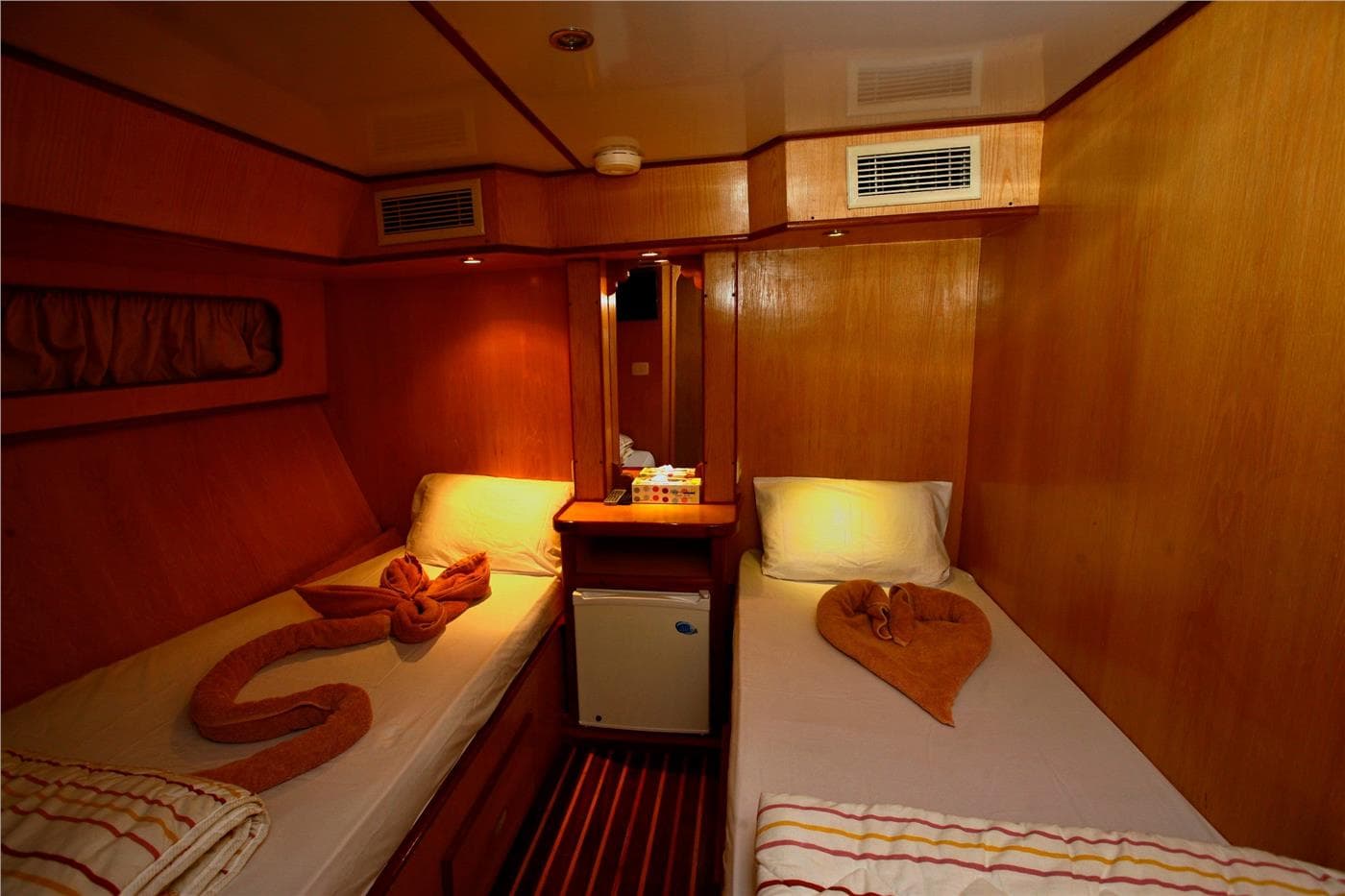 Twin cabin
