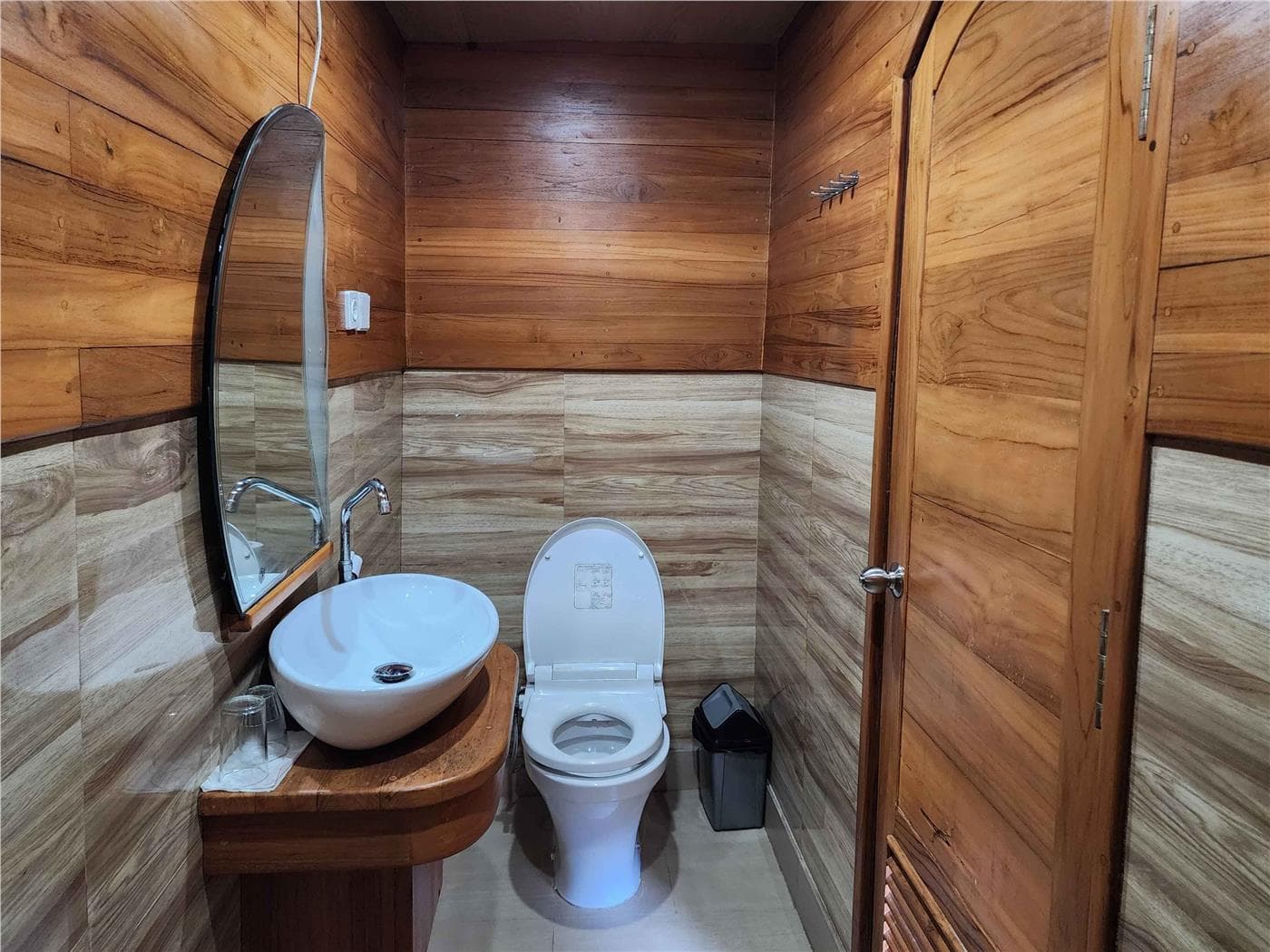 Main Deck Twin/Double